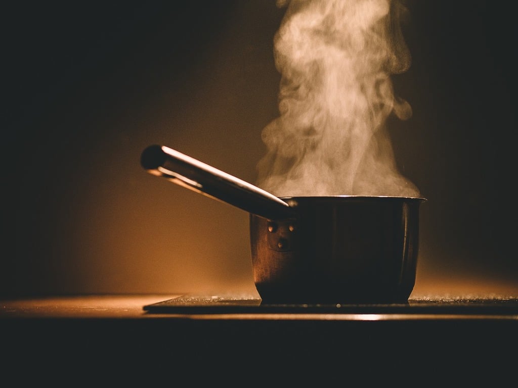 Candles That Eliminate Cooking Smells: My Go-To Scents After Every Meal